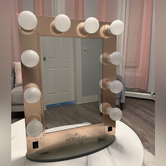 Impression vanity - Picture 3 of 4